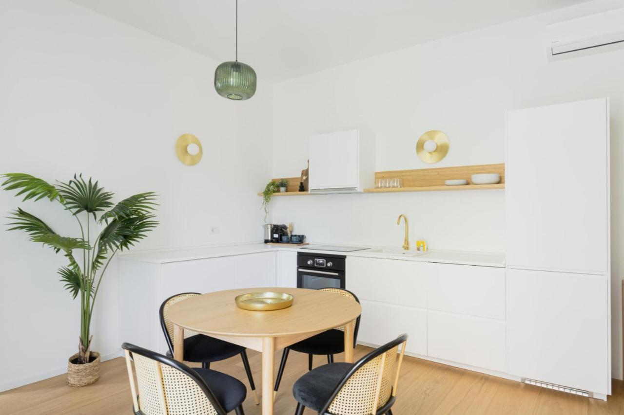 Easylife - Romantico Appartamento Sui Navigli Milão Exterior foto