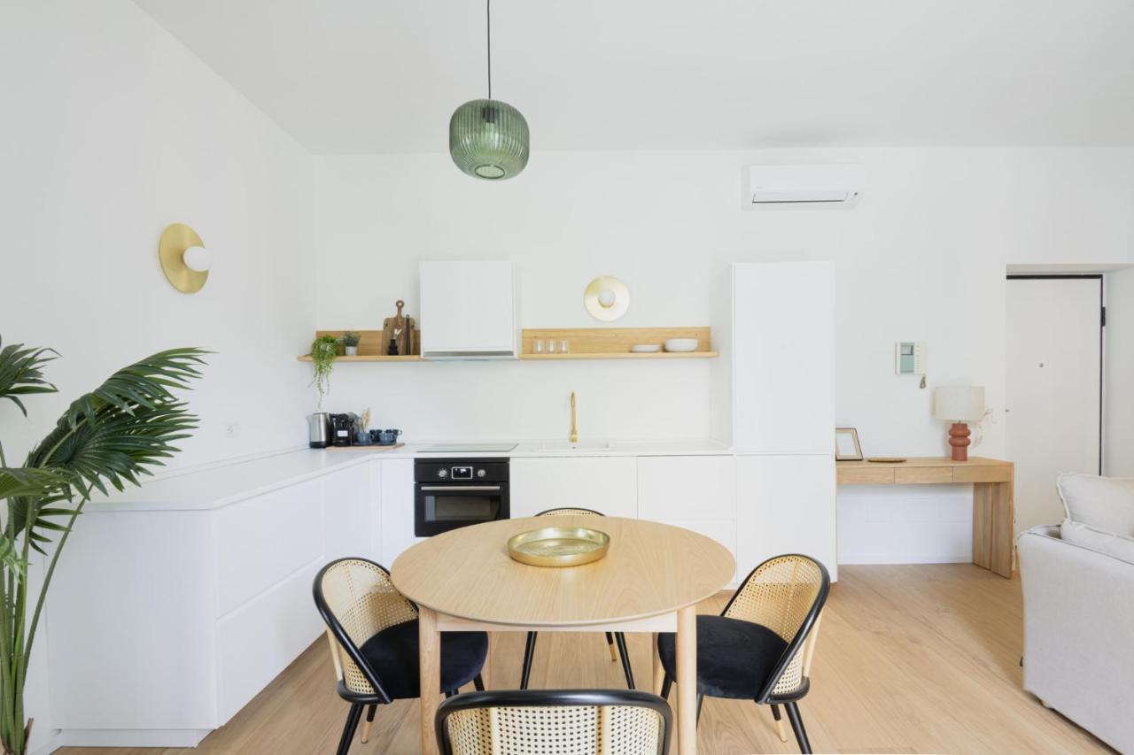 Easylife - Romantico Appartamento Sui Navigli Milão Exterior foto