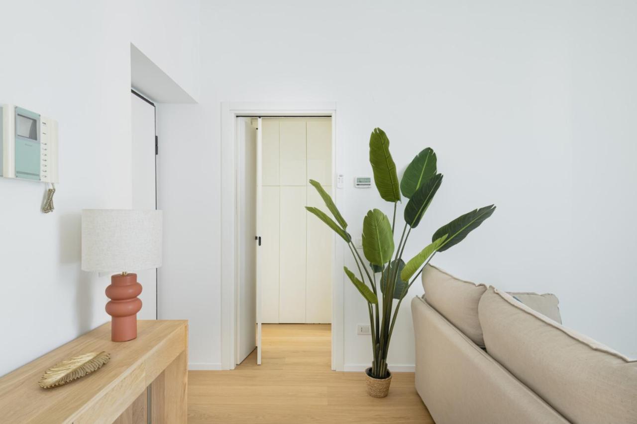 Easylife - Romantico Appartamento Sui Navigli Milão Exterior foto
