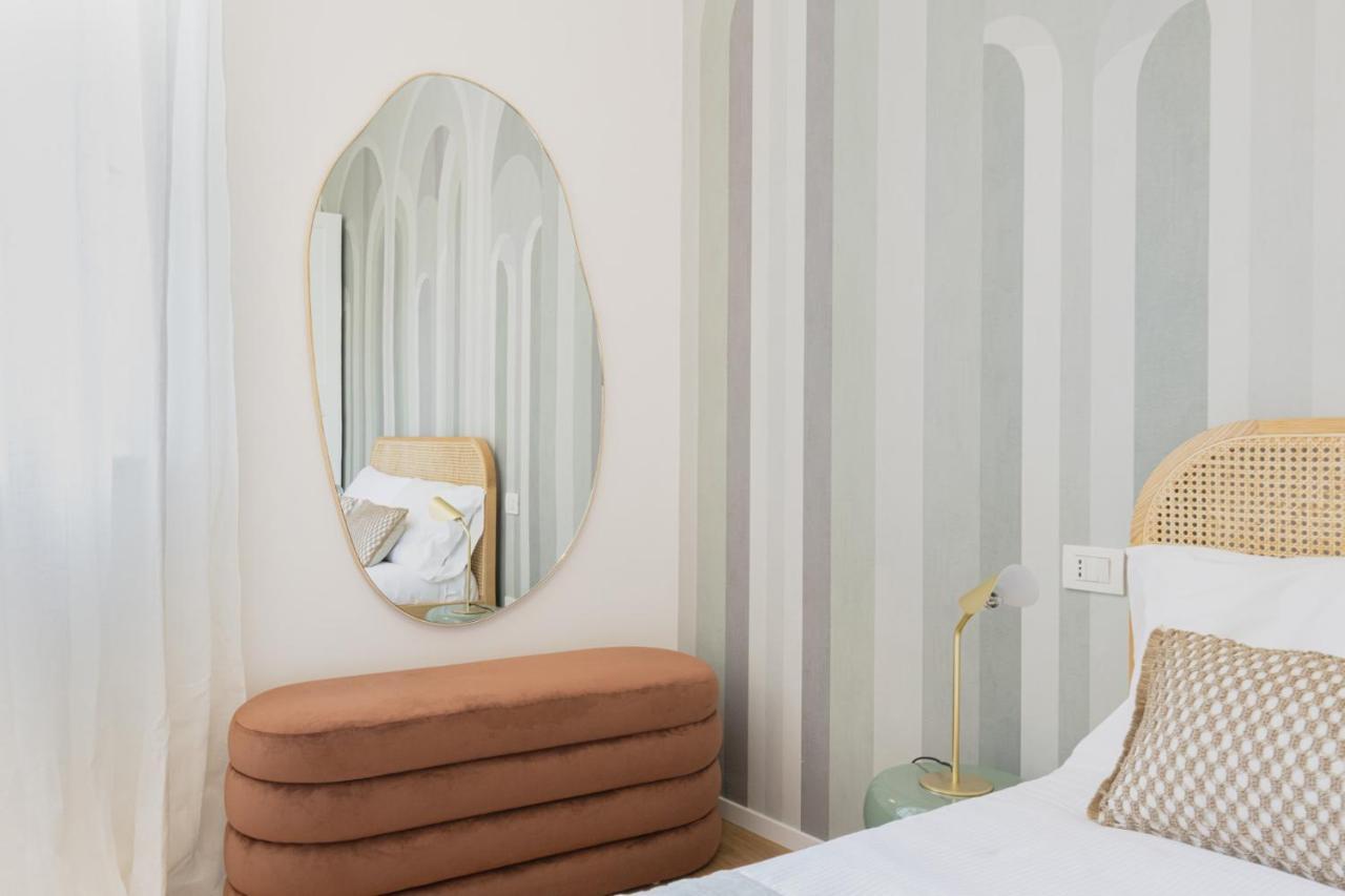 Easylife - Romantico Appartamento Sui Navigli Milão Exterior foto